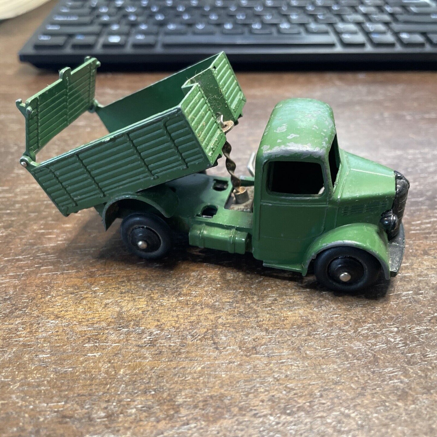 Dinky Toys 25m Bedford End Tipper Truck Working Green w/ Black Hubs *Noles2148*