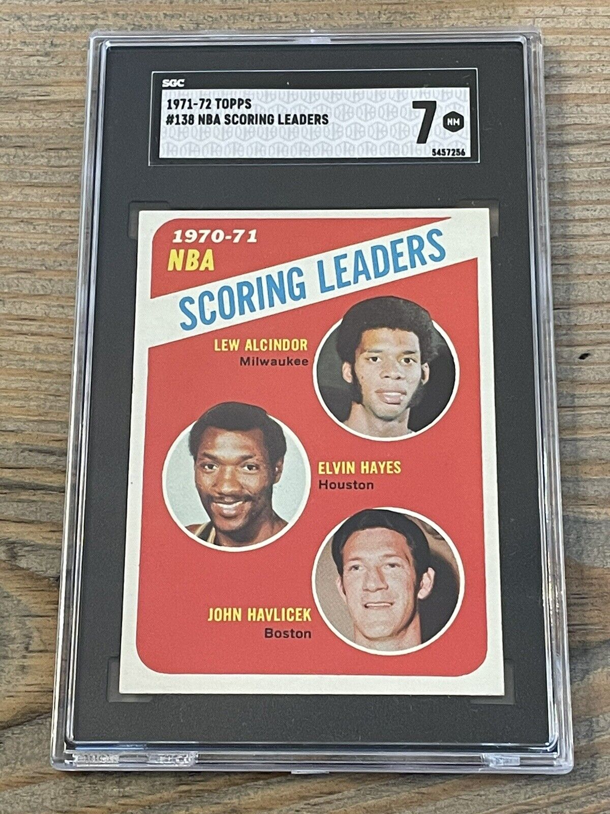 1971-72 Topps #138 SGC 7 NM Alcindor/ Hayes/Havlicek Scoring Leaders *Noles2148*