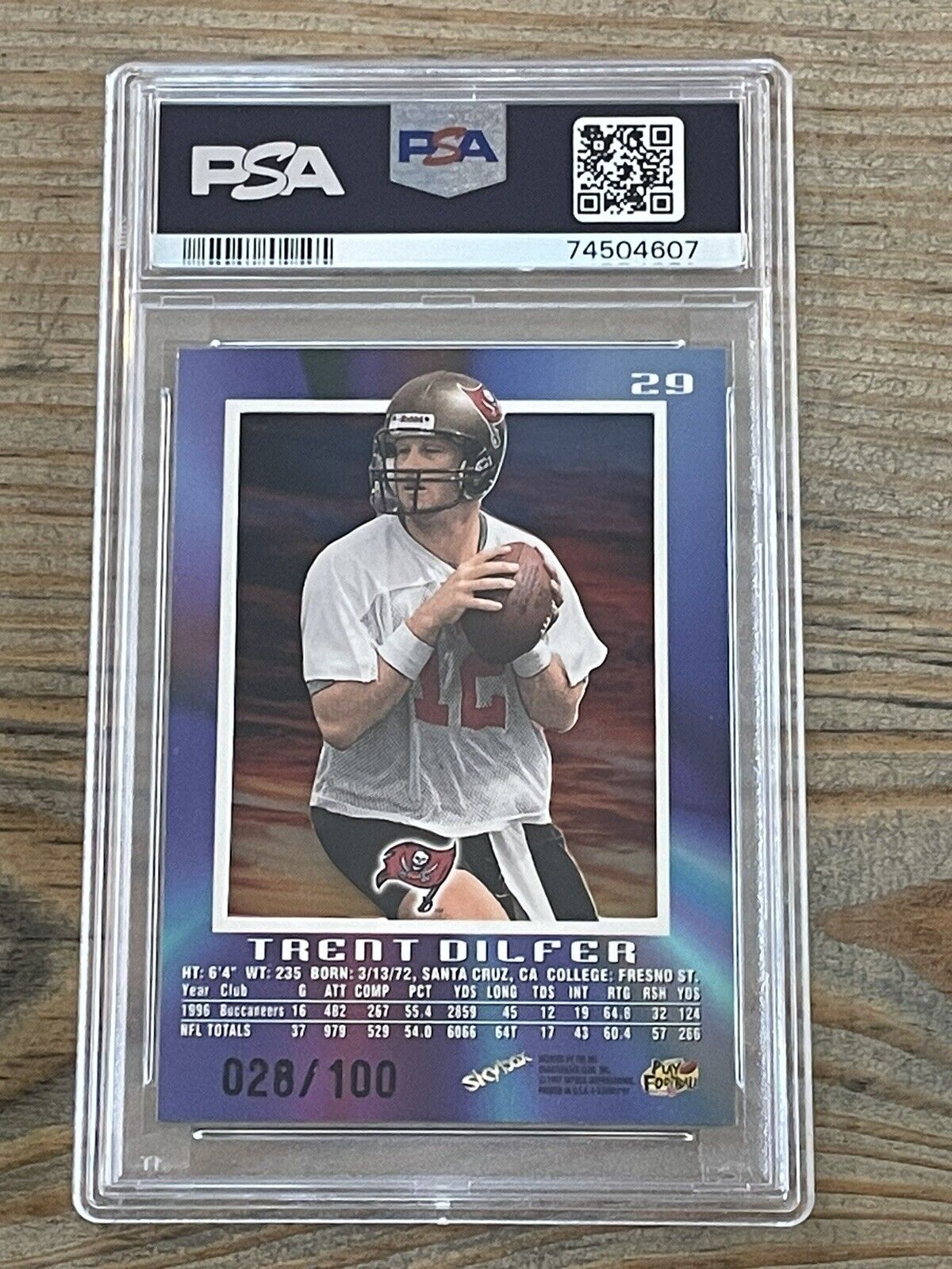 1997 SKYBOX E-X 2000 Trent Dilfer #29 ESSENTIAL CREDENTIALS #d28/100 PSA 8 NMMT